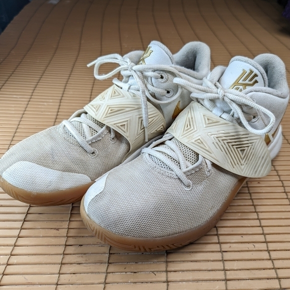 Nike Zoom Kyrie Flytrap3 Summit White Metallic Silver Copper Gold US men's sz 11 - Picture 1 of 10